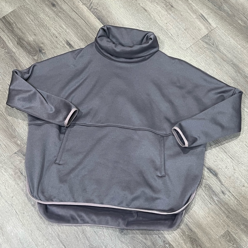 Women’s Medium The North Face Turtleneck Poncho Super Soft Blanket Sweater Coat